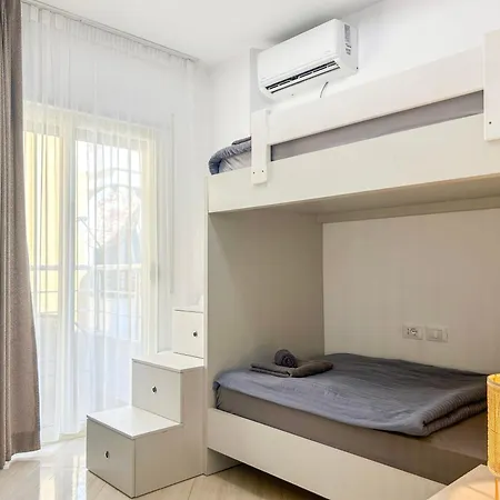 Comfort 1121 Golem (Tirana)