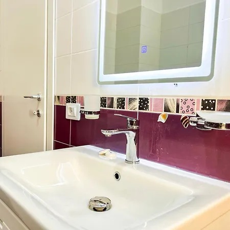 Apartment Comfort 1121 Golem (Tirana)